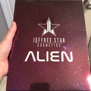 Alien eyeshadow palette